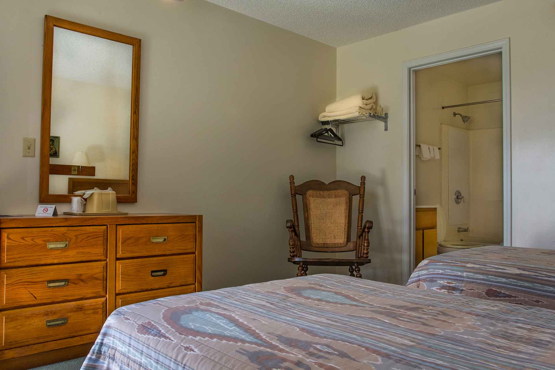 Lodge 2 (twin & full bed)